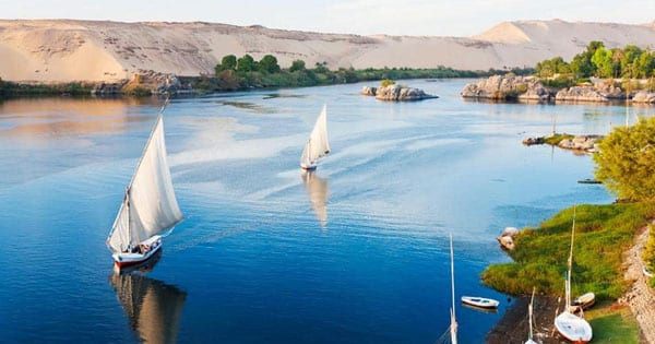 “الان” تعبير عن نهر النيل شريان الحياة